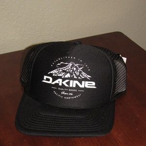 dakine mt hood trucker hat